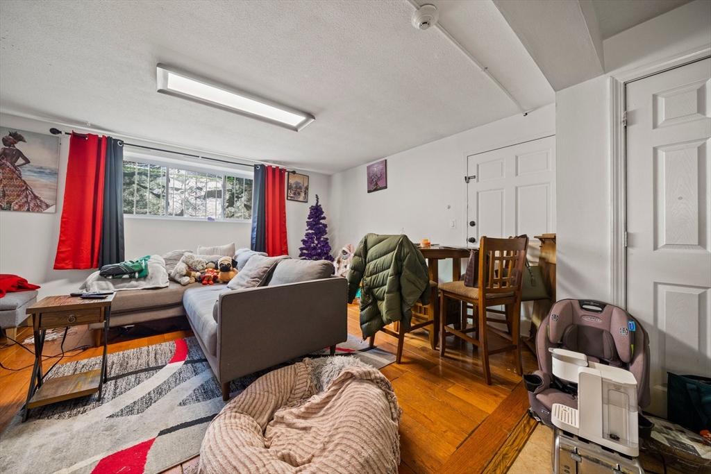 116 Bradlee St 3