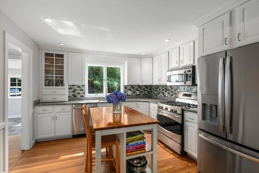 187 Hinckley Rd
