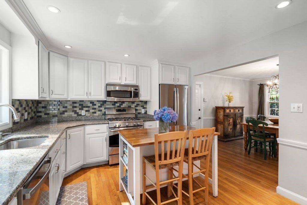 187 Hinckley Rd