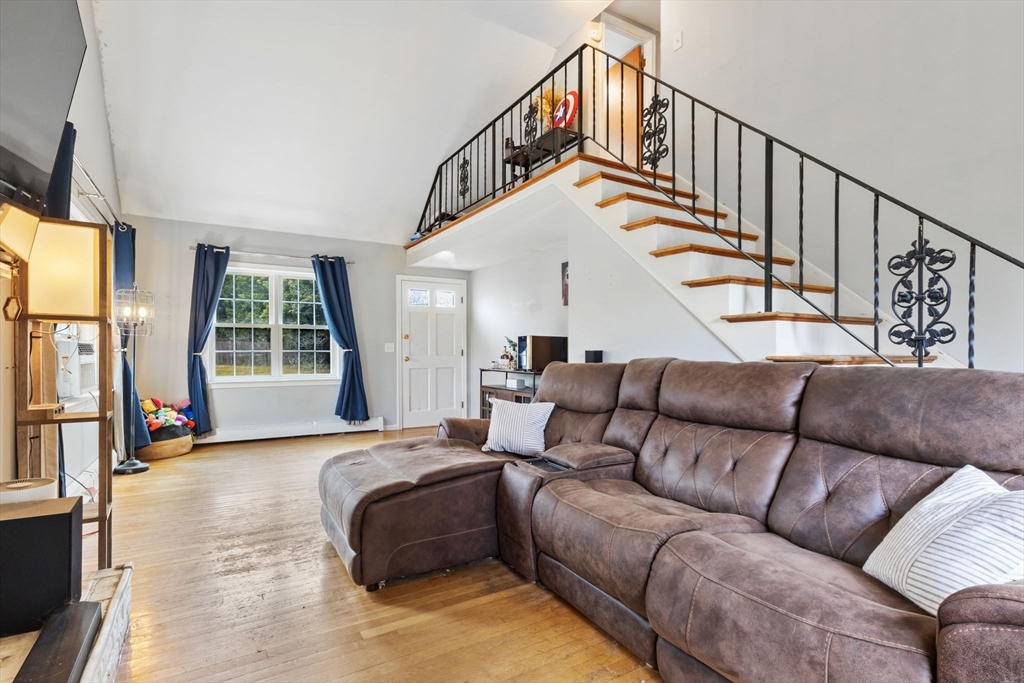 81 Arrowhead Dr