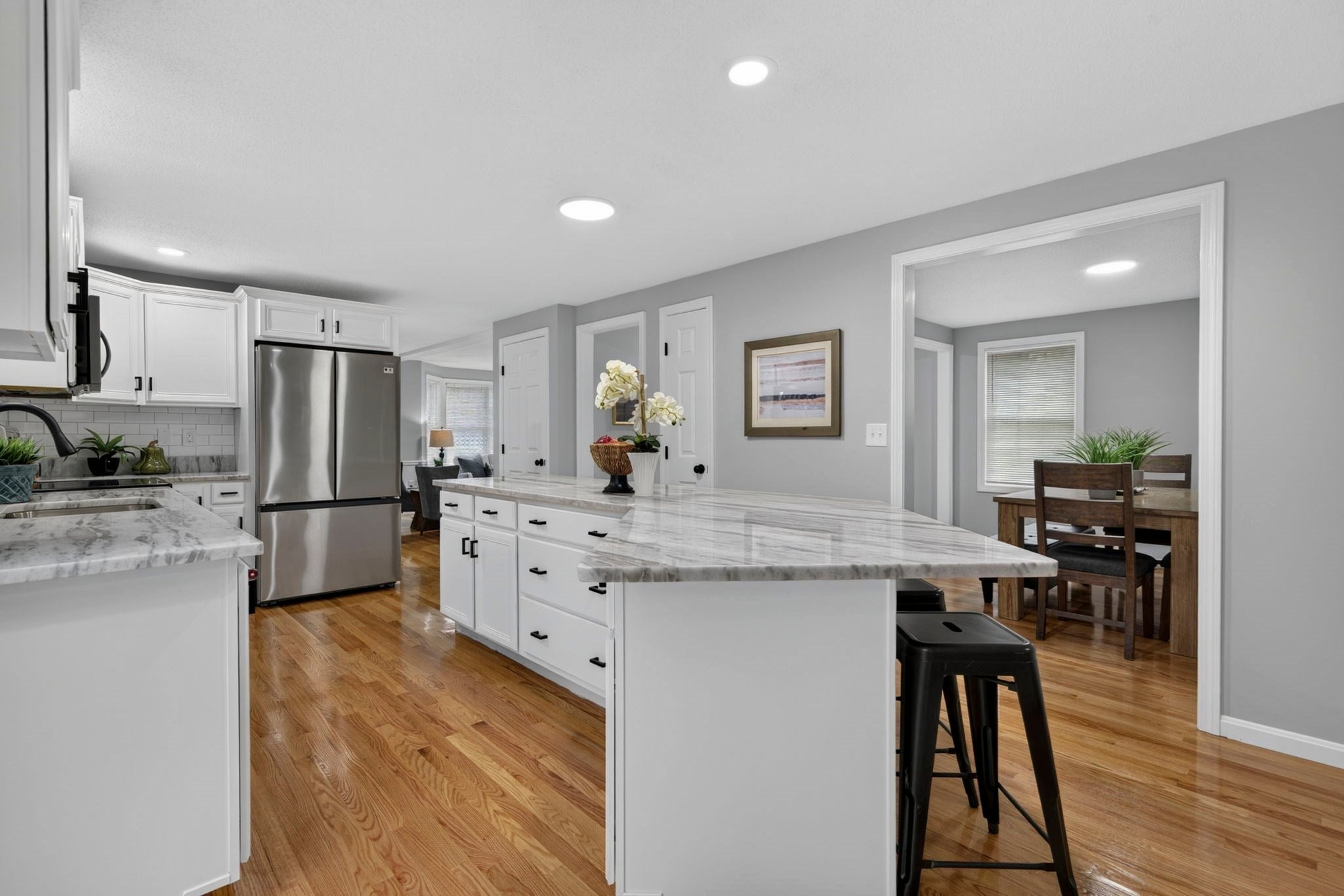 16 Horseshoe Ln, Clinton, MA Photo #4