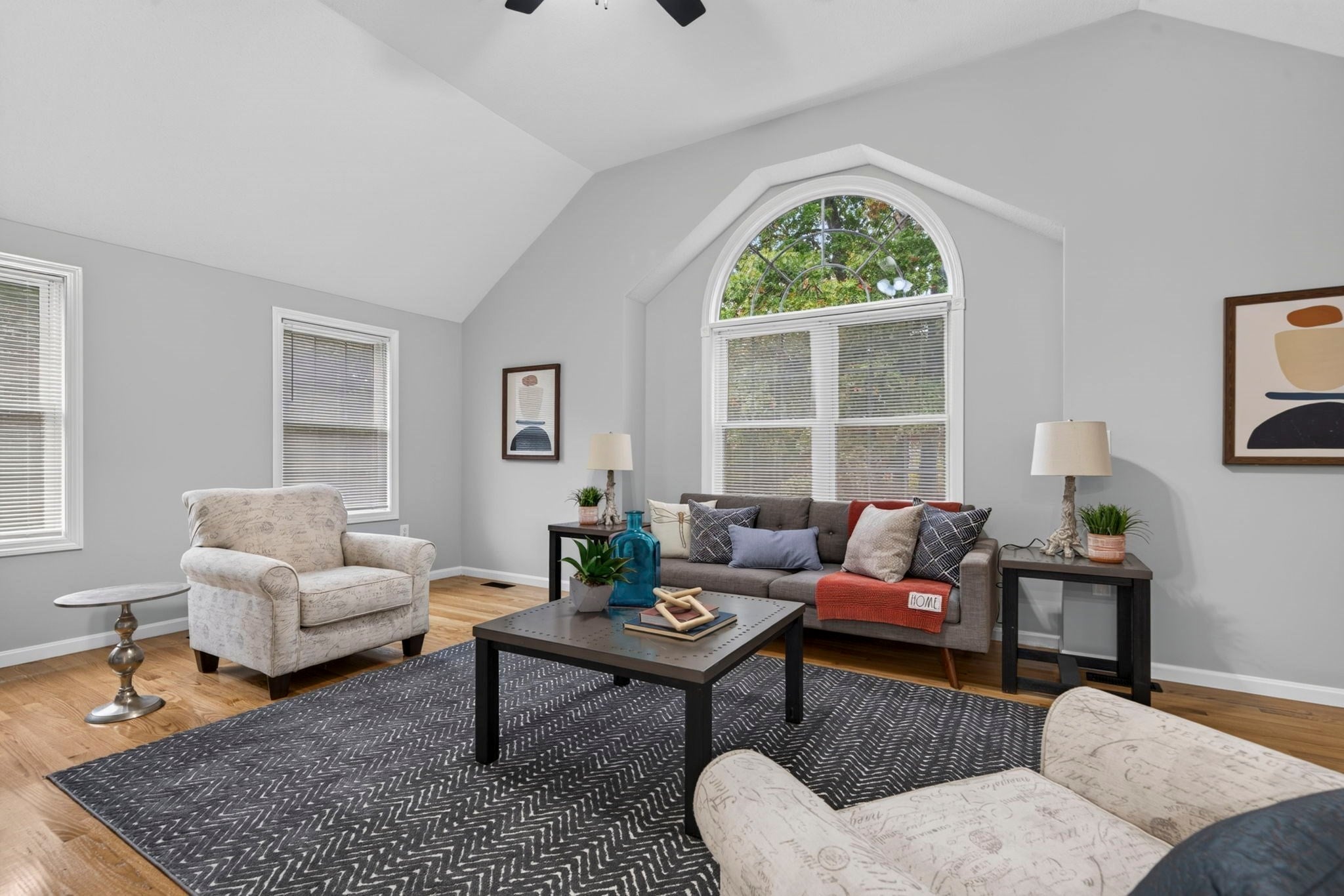16 Horseshoe Ln, Clinton, MA Photo #9