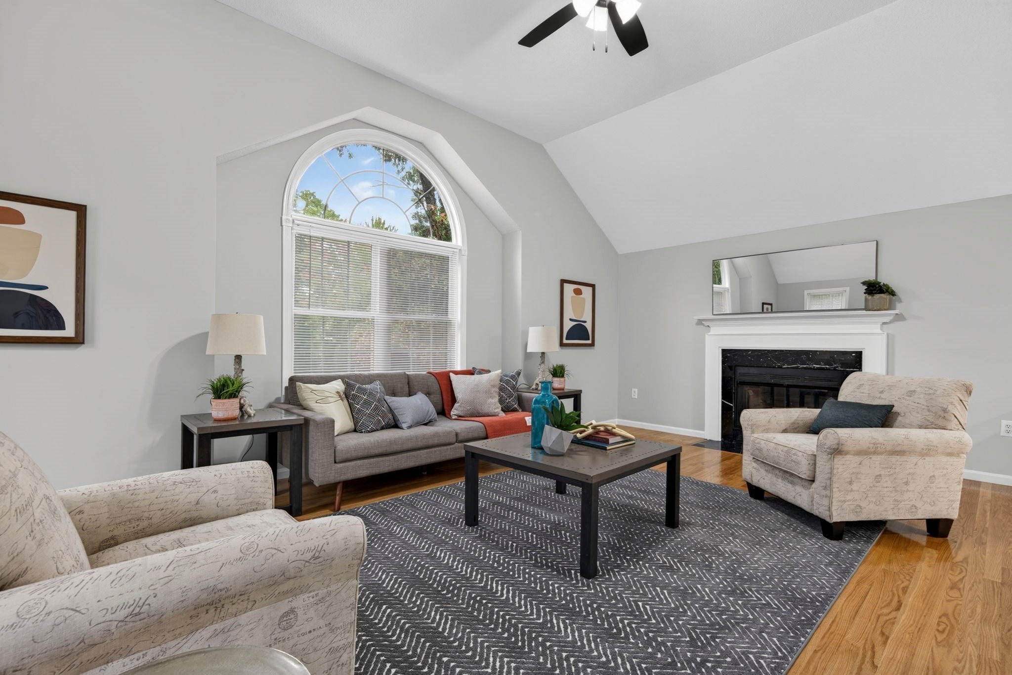 16 Horseshoe Ln, Clinton, MA Photo #10