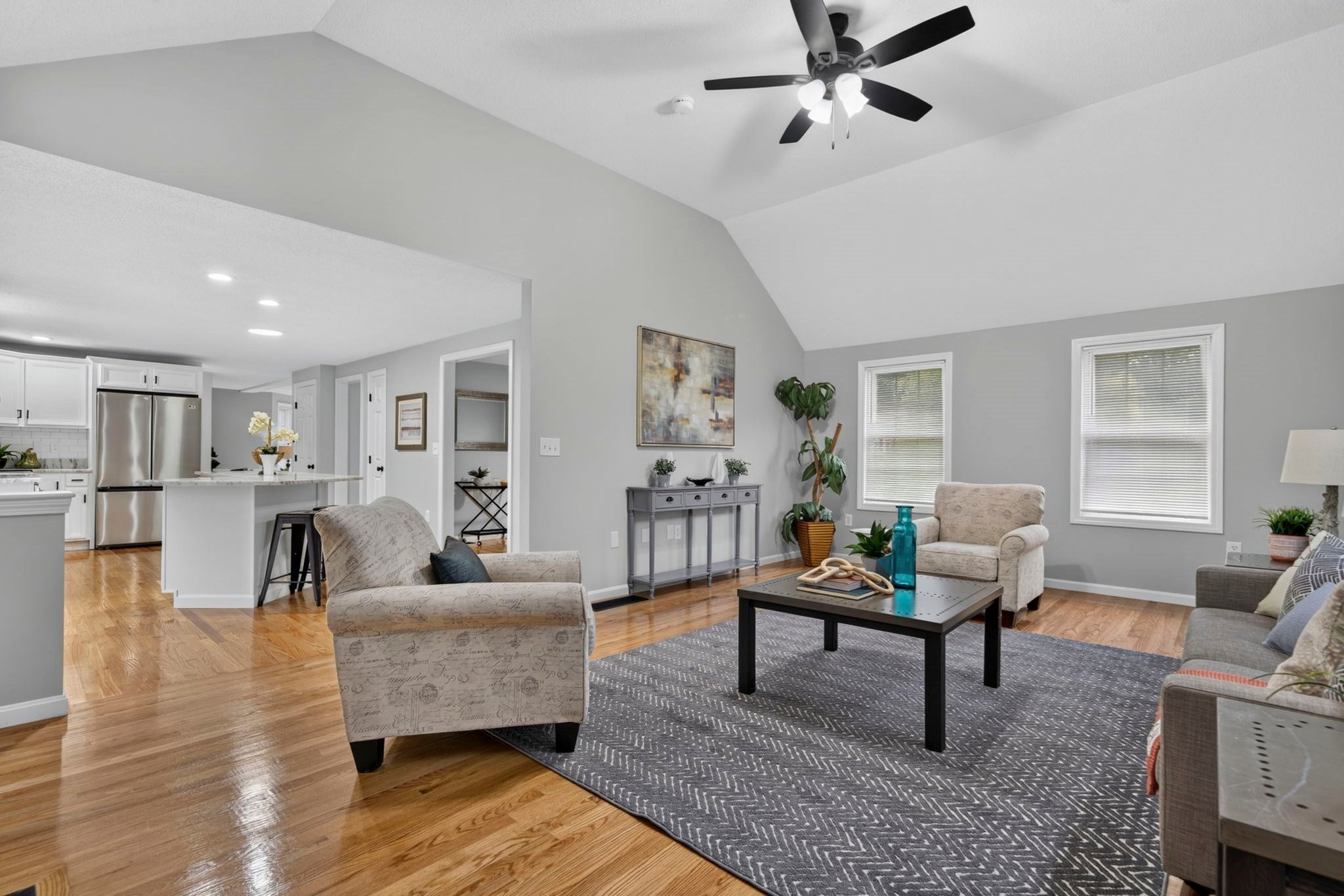 16 Horseshoe Ln, Clinton, MA Photo #8