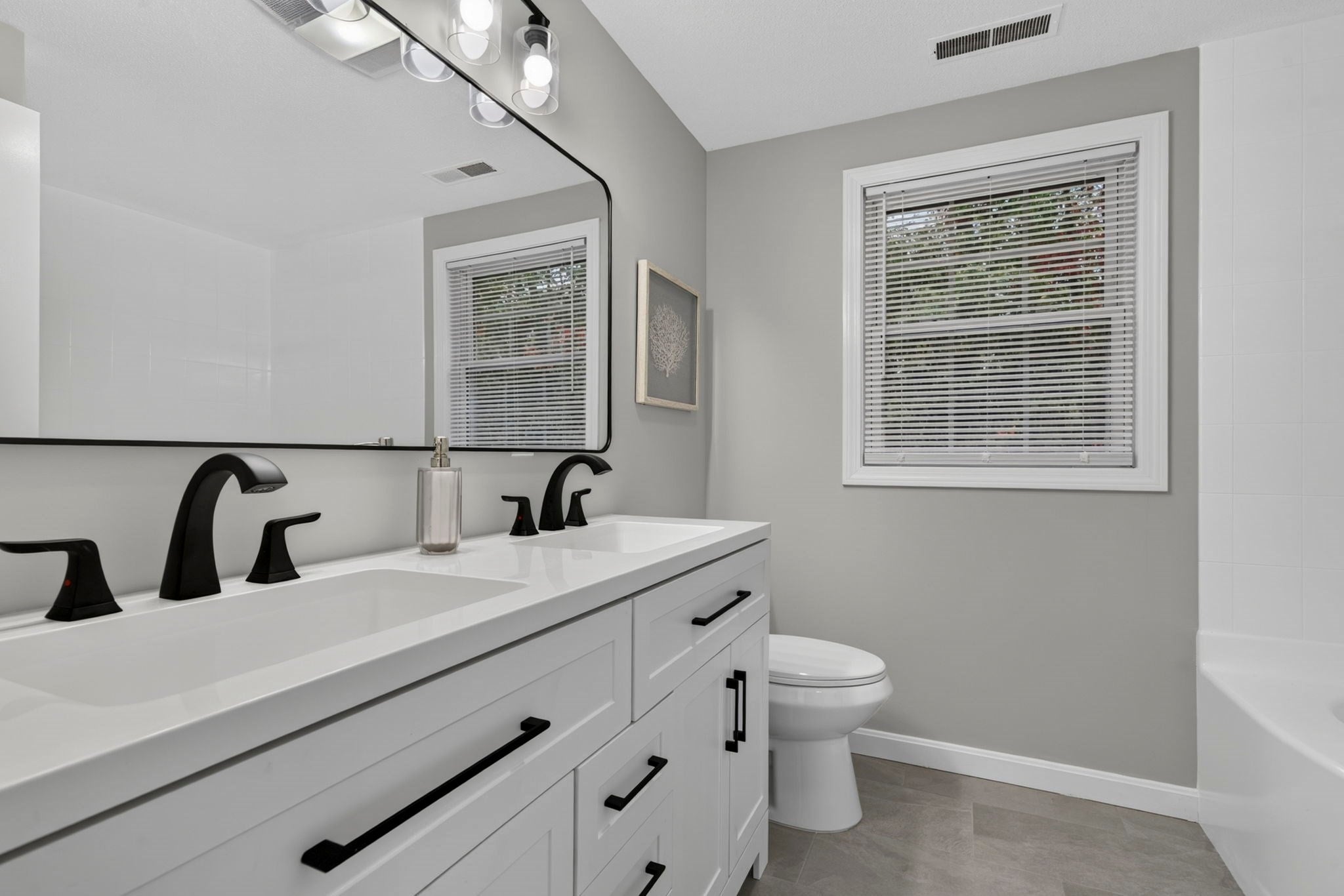 16 Horseshoe Ln, Clinton, MA Photo #23