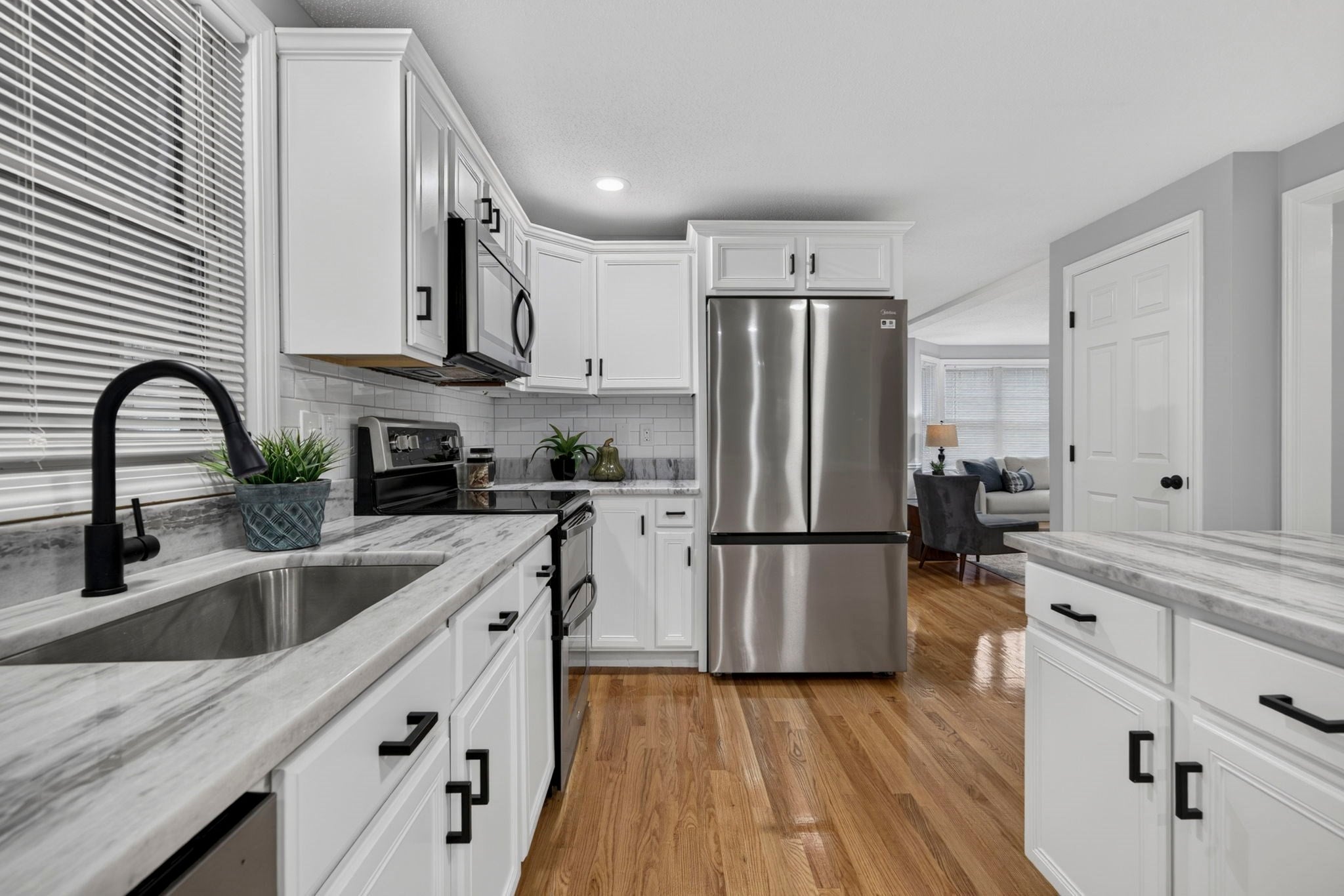 16 Horseshoe Ln, Clinton, MA Photo #6