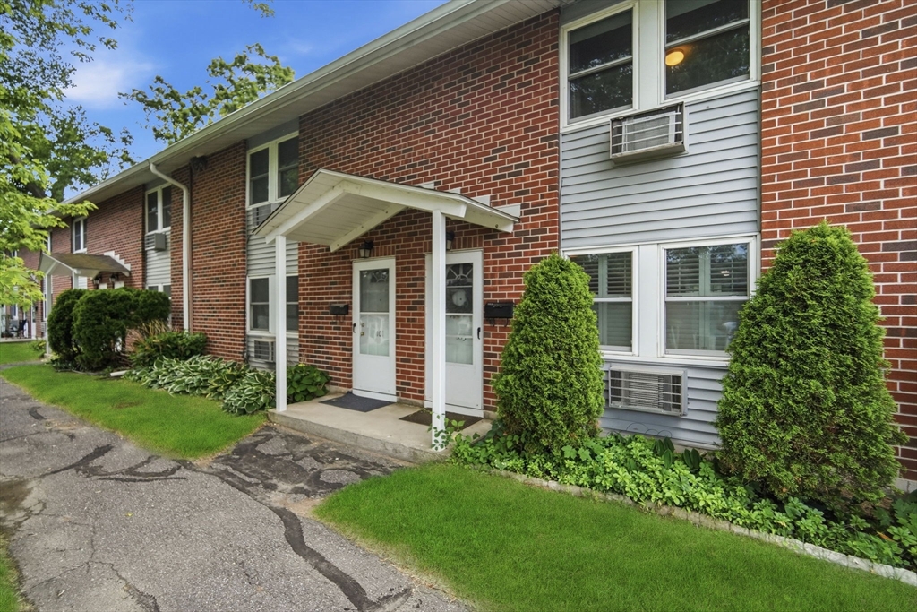 103 Manor Court 103