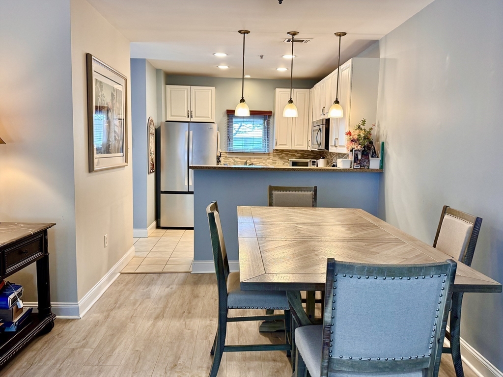 906 Alder Way 906