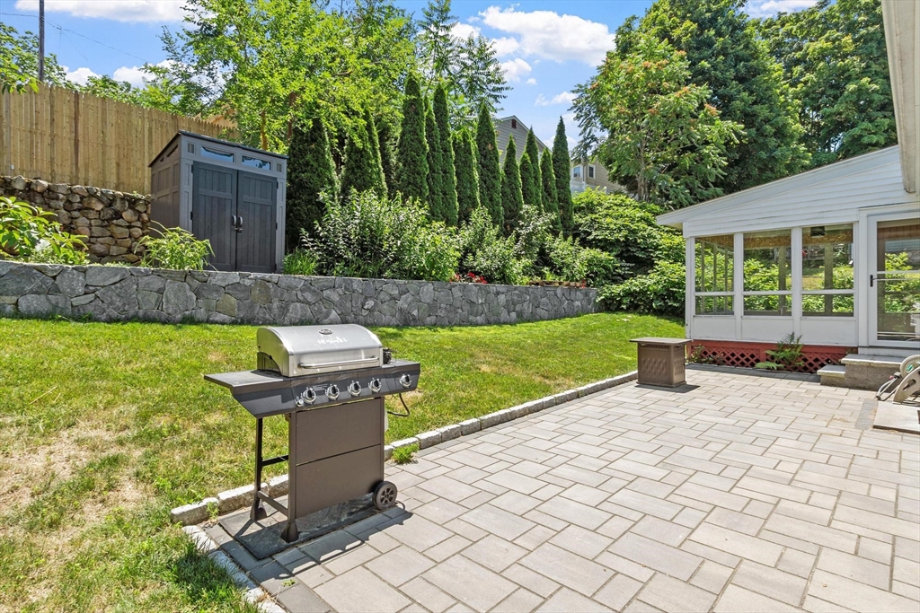 49 Lakeview Ave