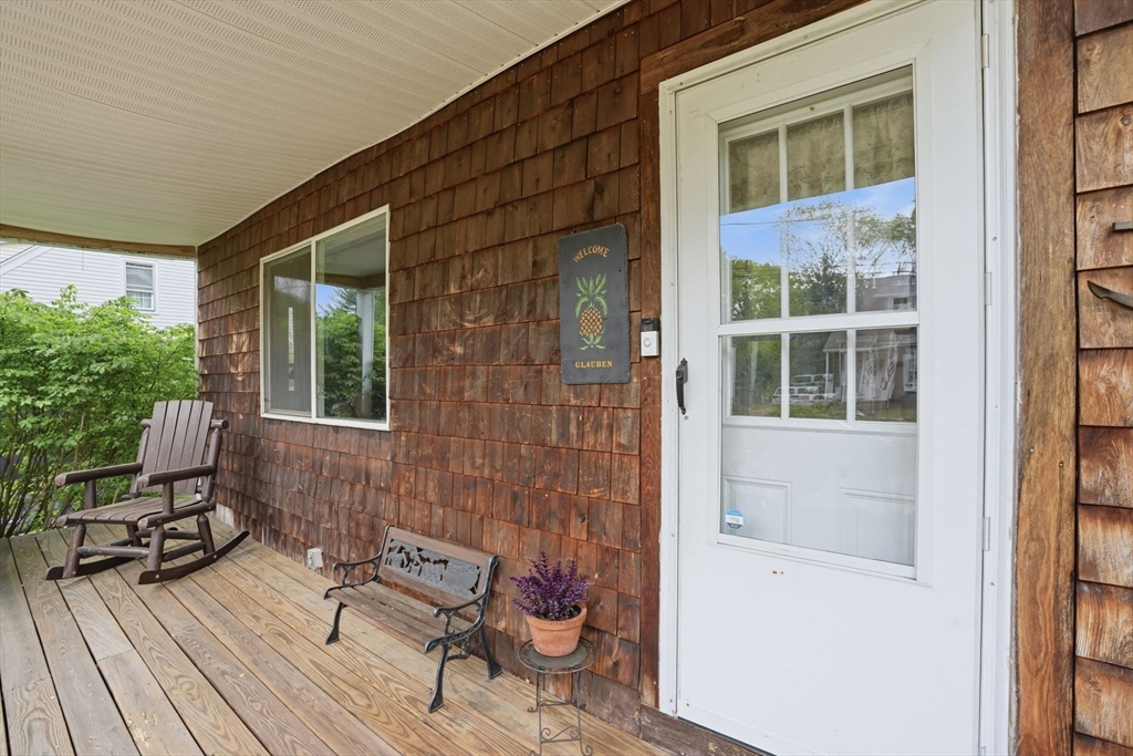 13 Clapp Rd