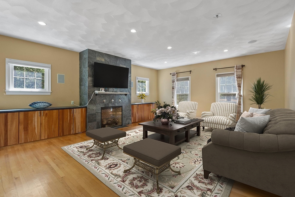 19 Barton Rd