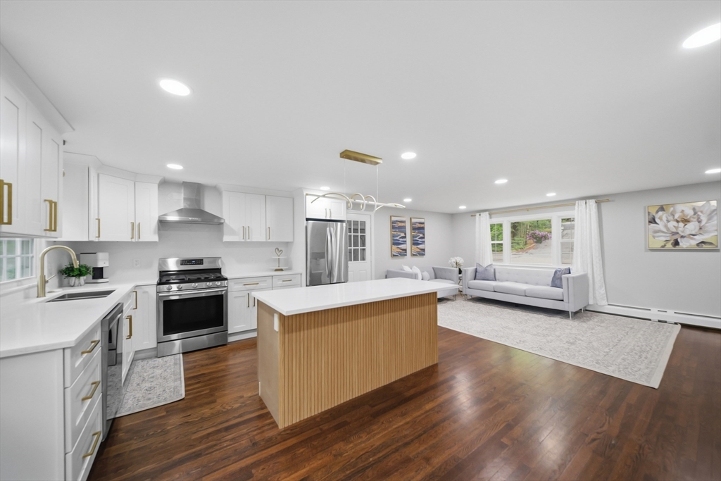 29 Dickens St