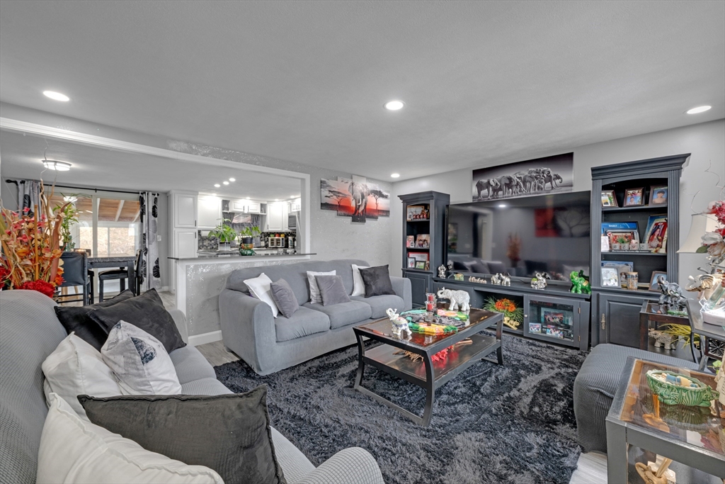 23 Chartier Ln