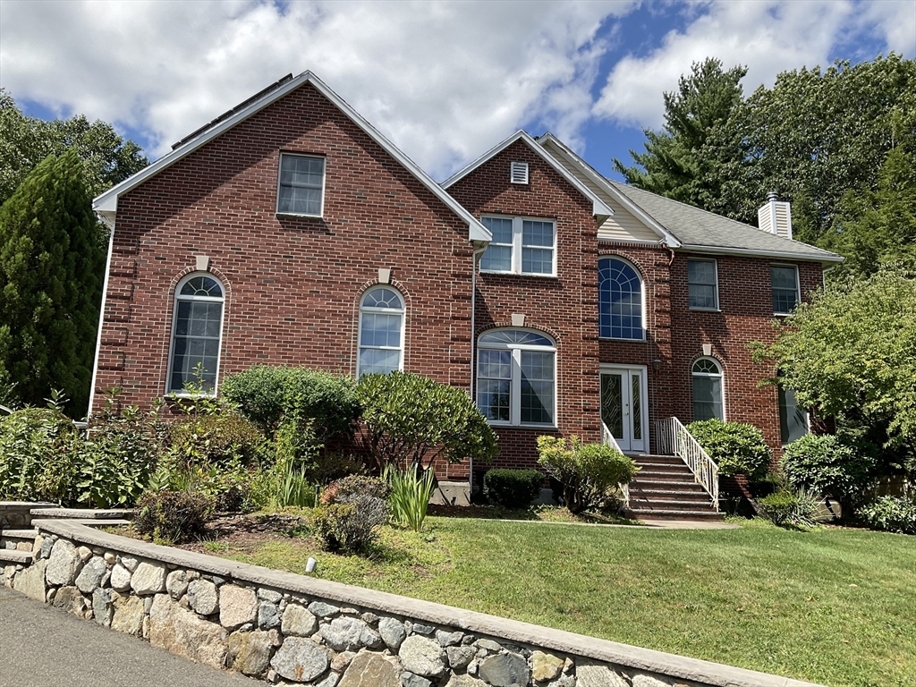 7 Homeland Cir