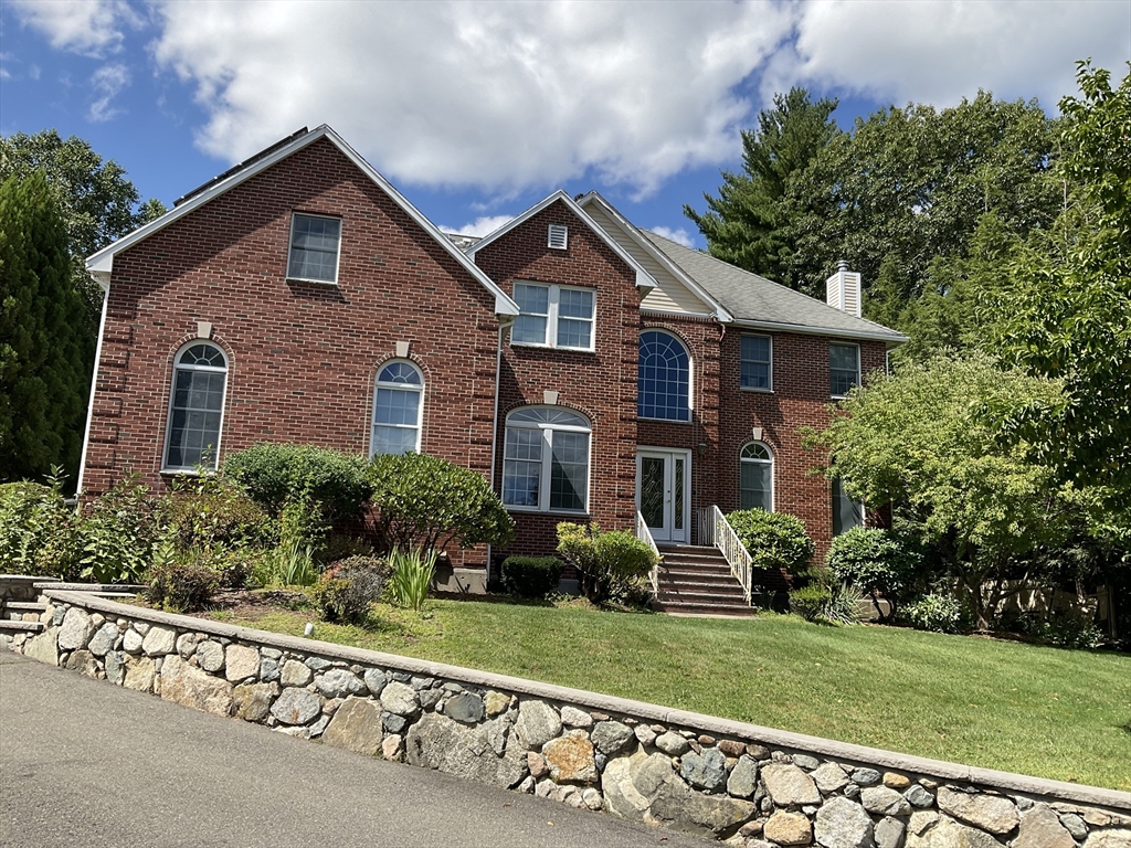 7 Homeland Cir
