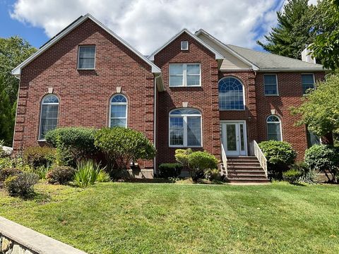 7 Homeland Cir Saugus MA 01906