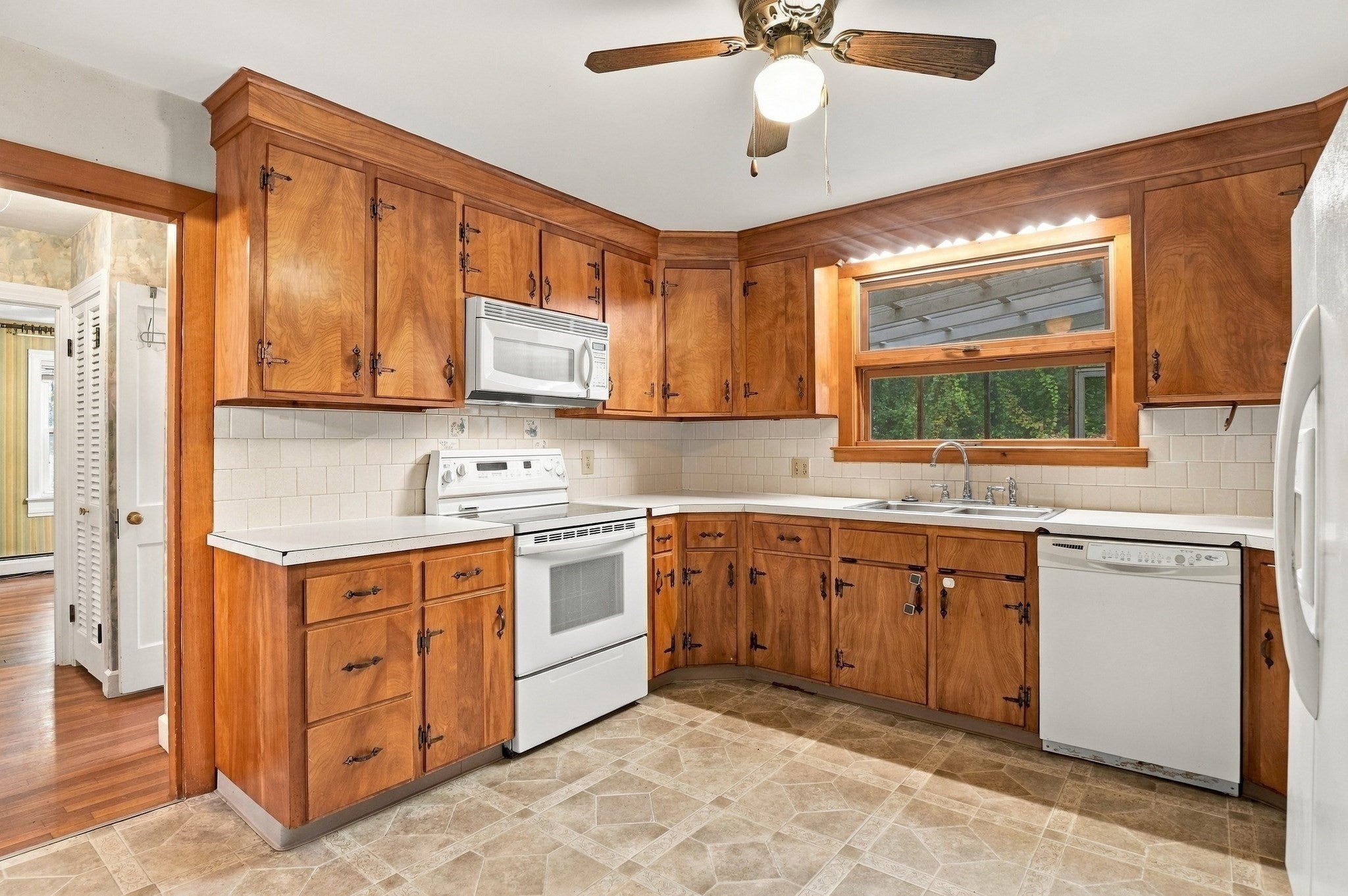 153 Boylston Street, Shrewsbury, MA, 153 Boylston Street, Shrewsbury, MA Photo #2