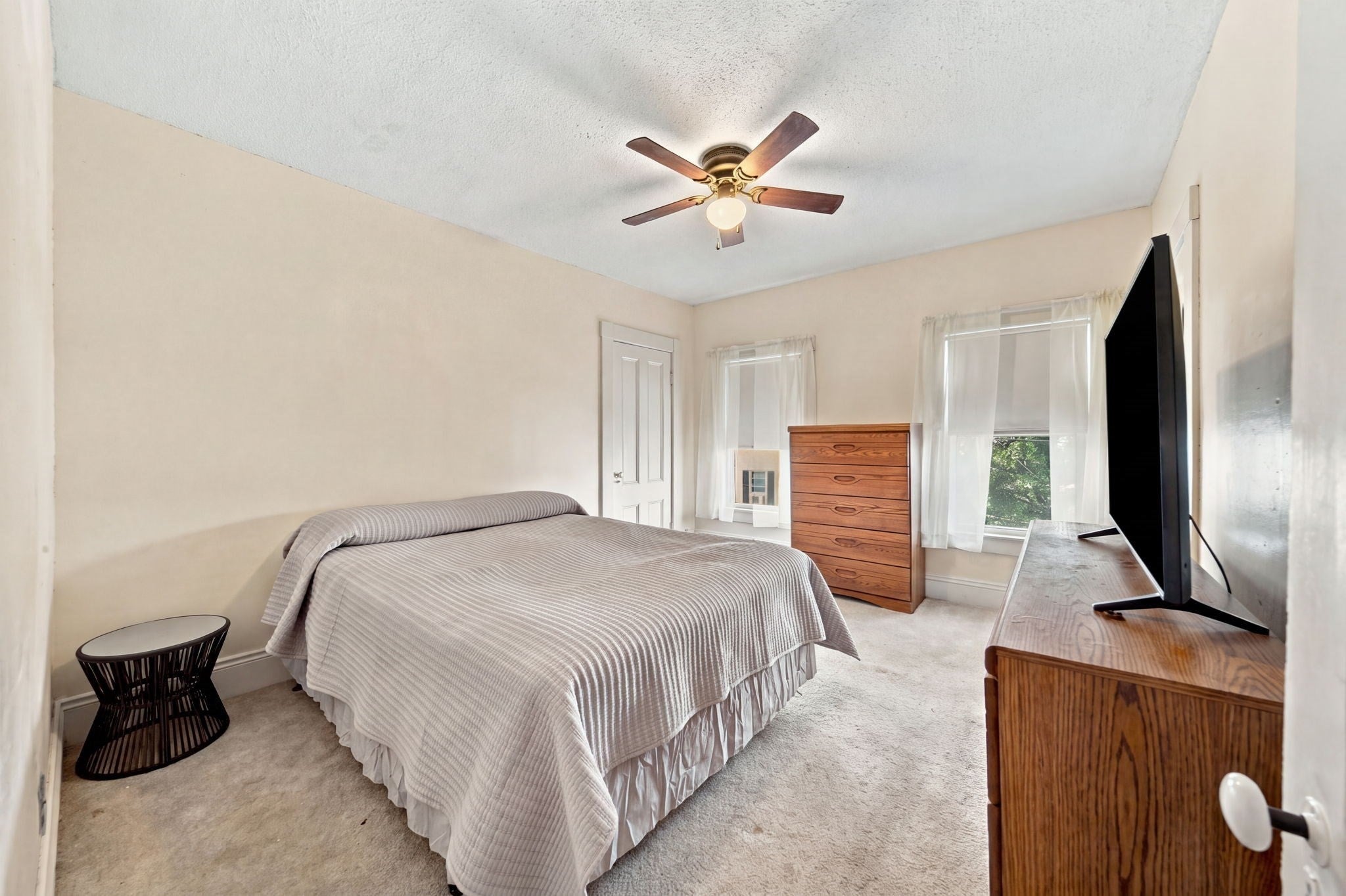 15 Otis St, Lowell, MA, 15 Otis St, Lowell, MA Photo #9