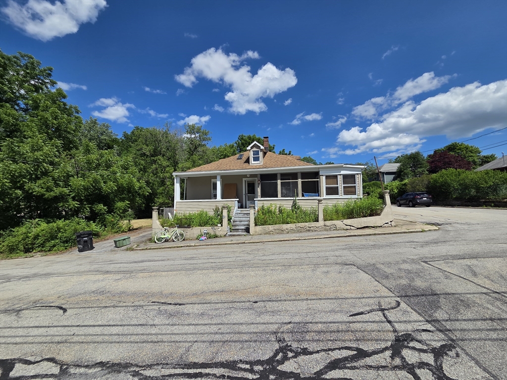 411 High St