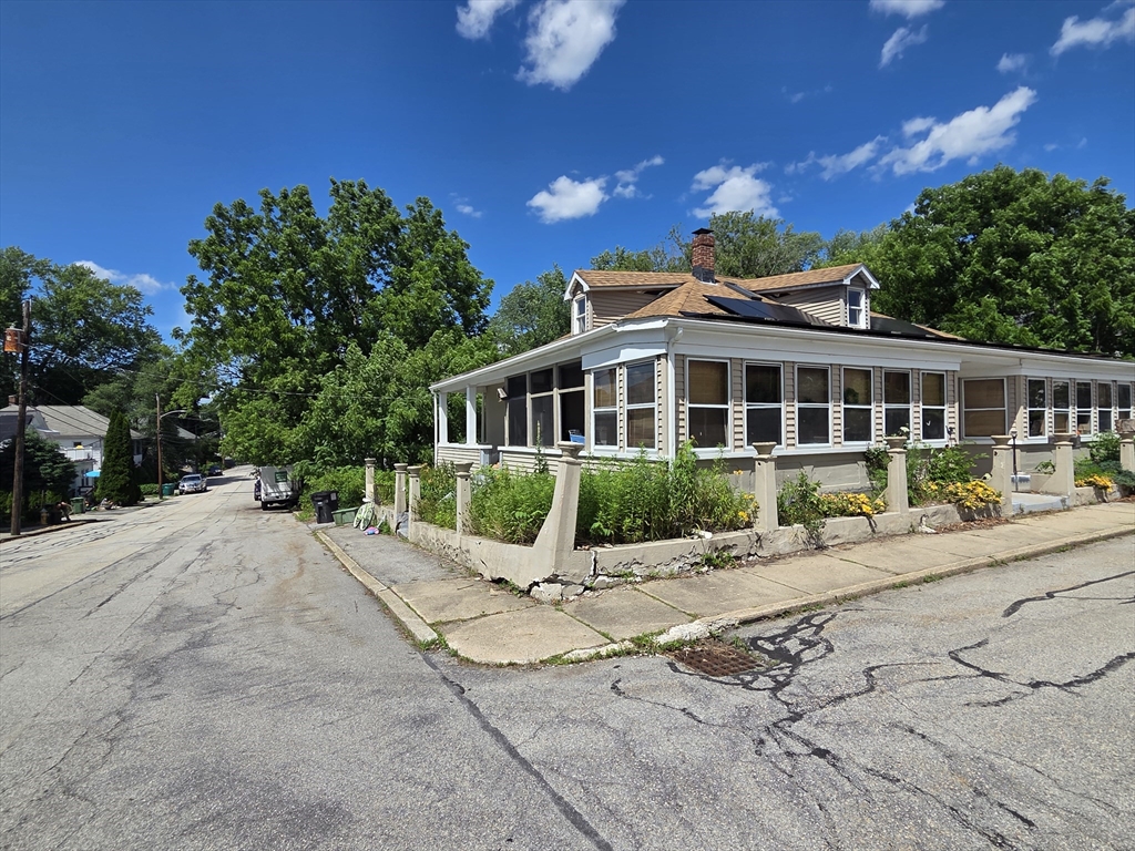 411 High St