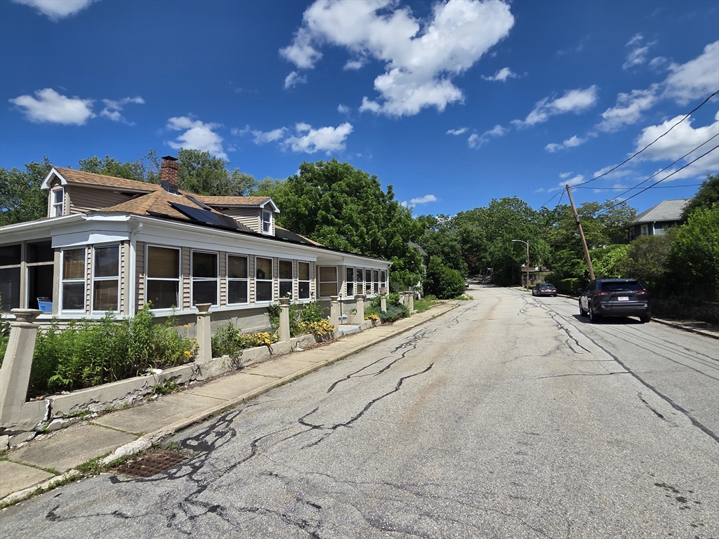 411 High St