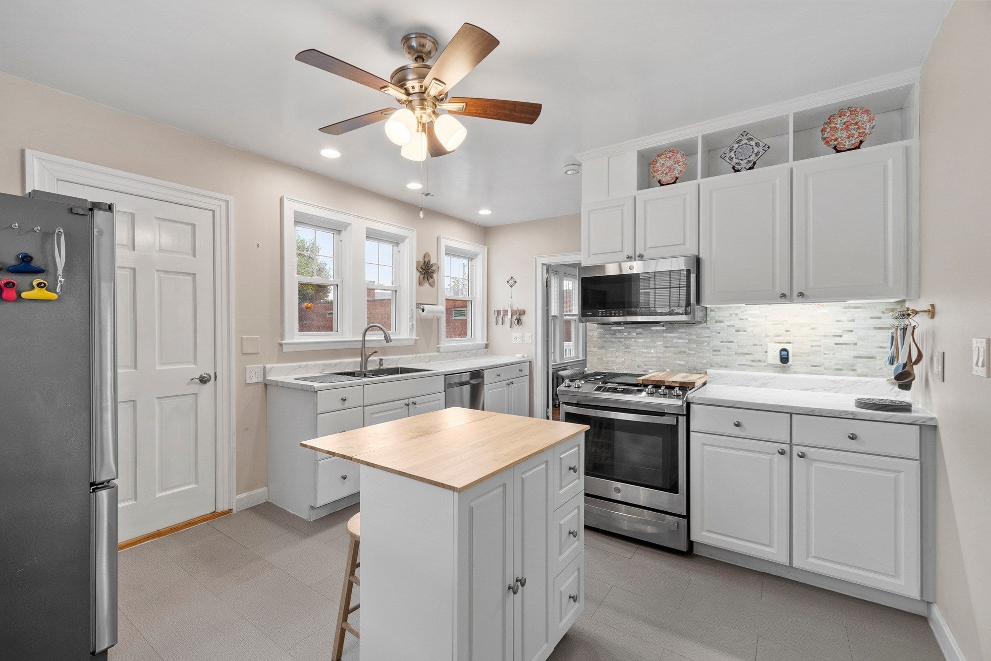 15 Bruce Rd, Waltham, MA Photo #1