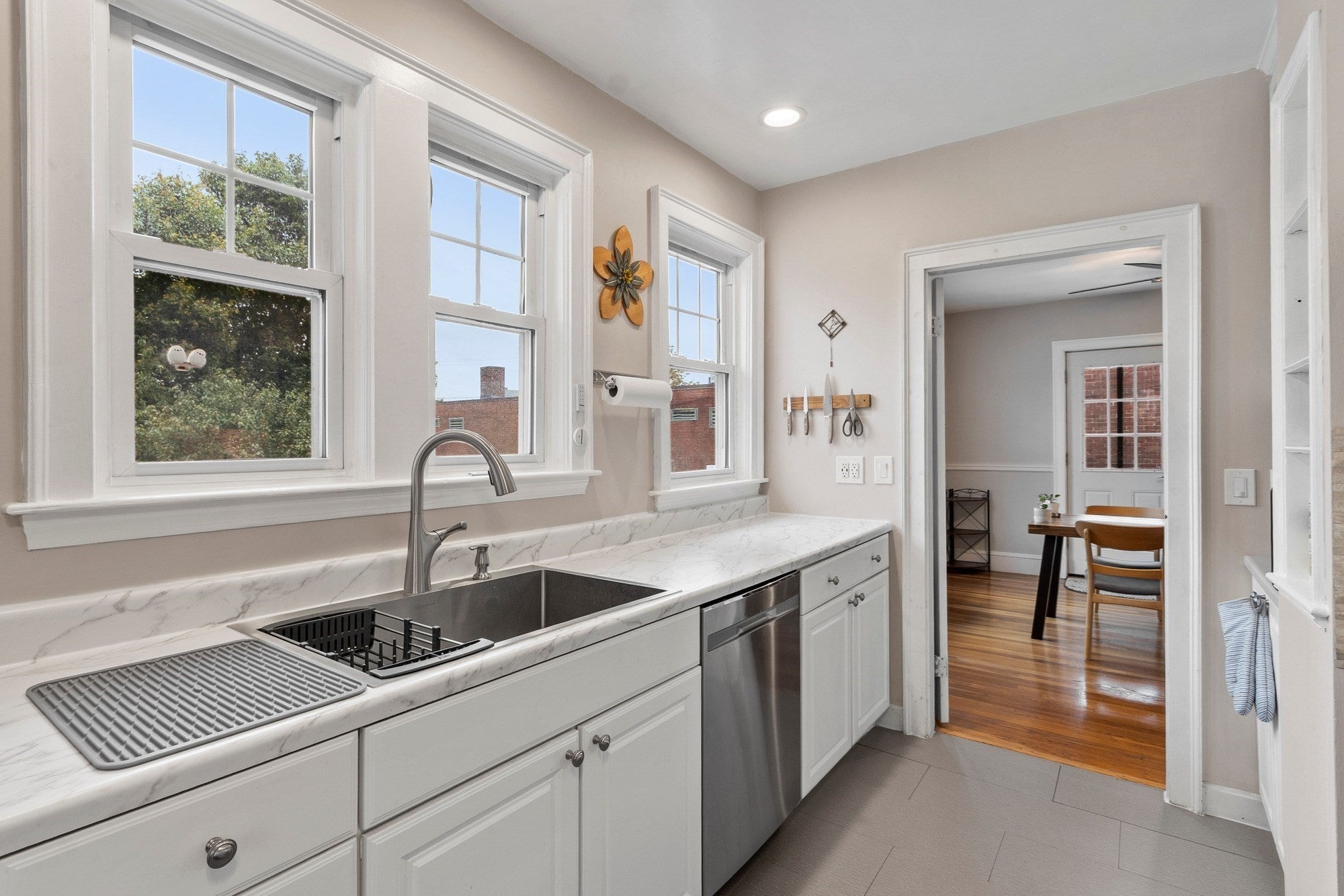 15 Bruce Rd, Waltham, MA Photo #12