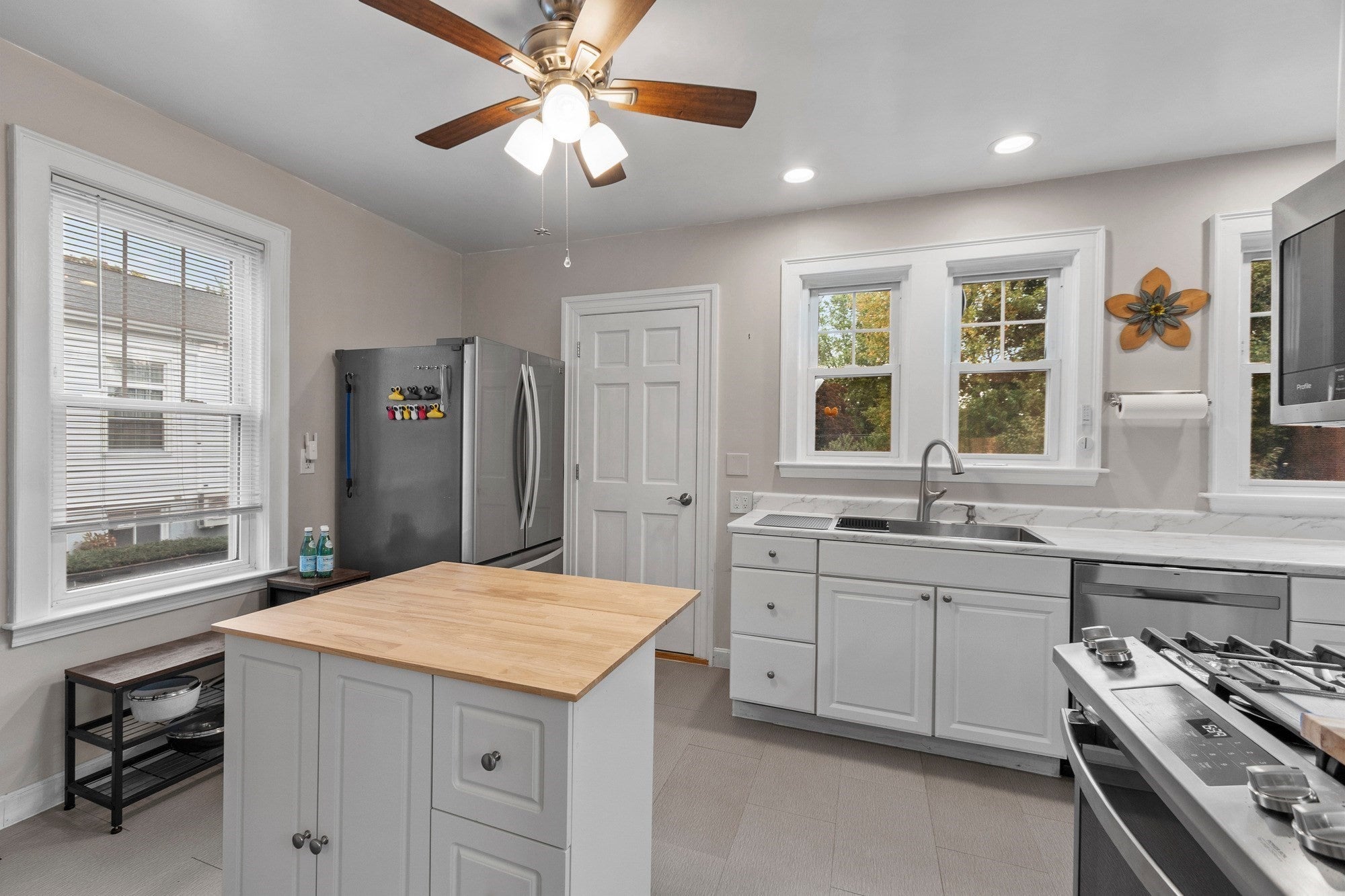 15 Bruce Rd, Waltham, MA Photo #9