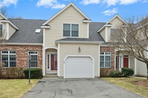 Photo of 14 Northgate Ct #14, Grafton, MA 01536 (MLS # 73493867)