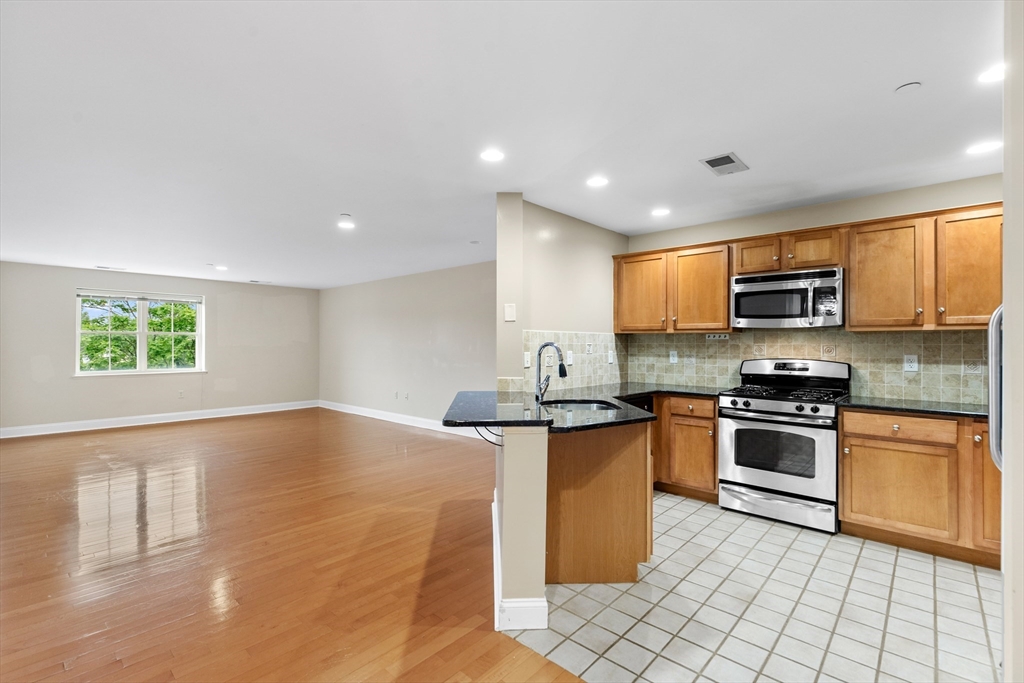 120 Wyllis Avene 420