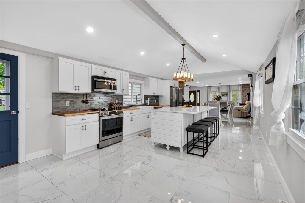 399 N Main St