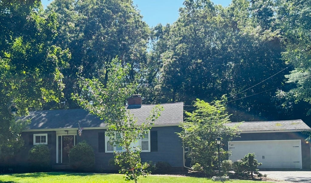 31 Leetewood DR, Longmeadow, MA Photo #2