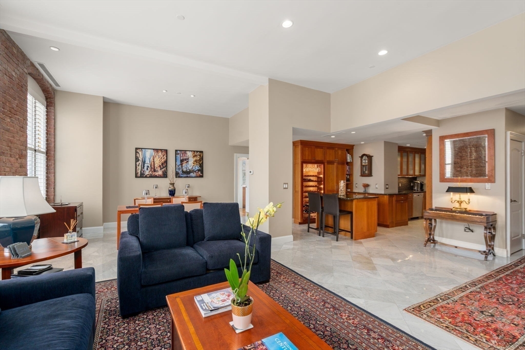 6 Edgerly Place 402/403