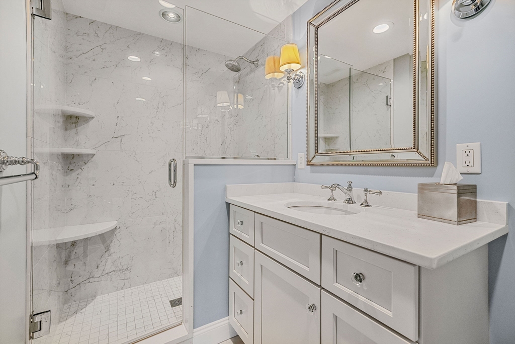 Needham, Massachusetts 02492, United States, 5 Bedrooms Bedrooms, ,5 BathroomsBathrooms,Residential,Pending,82413