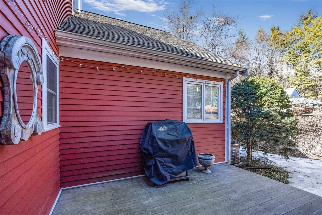 Needham, Massachusetts 02492, United States, 5 Bedrooms Bedrooms, ,5 BathroomsBathrooms,Residential,Pending,82413