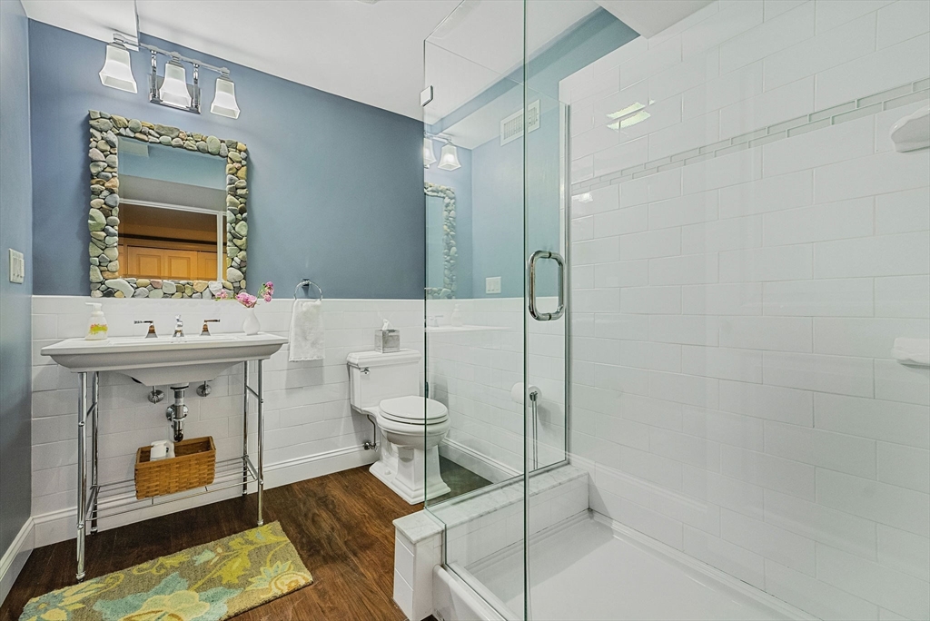 Needham, Massachusetts 02492, United States, 5 Bedrooms Bedrooms, ,5 BathroomsBathrooms,Residential,Pending,82413