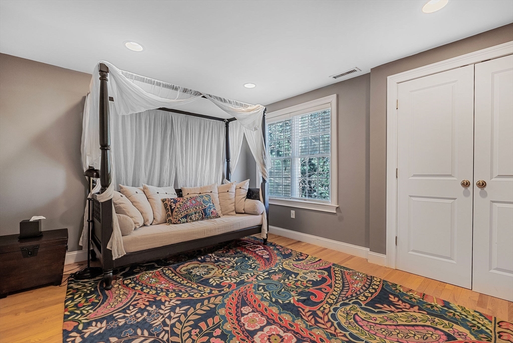 Needham, Massachusetts 02492, United States, 5 Bedrooms Bedrooms, ,5 BathroomsBathrooms,Residential,Pending,82413