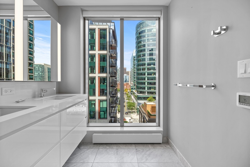 135 Seaport Blvd 905