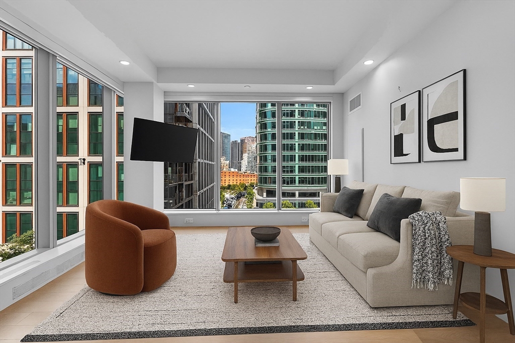 135 Seaport Blvd 905