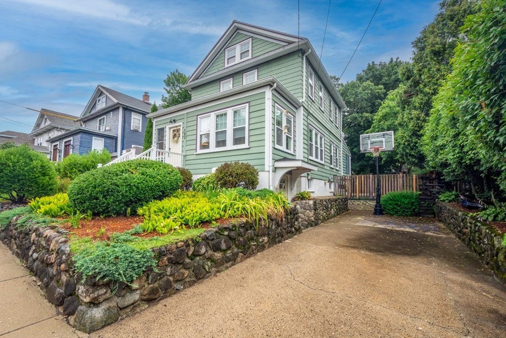 182 Highland Ave