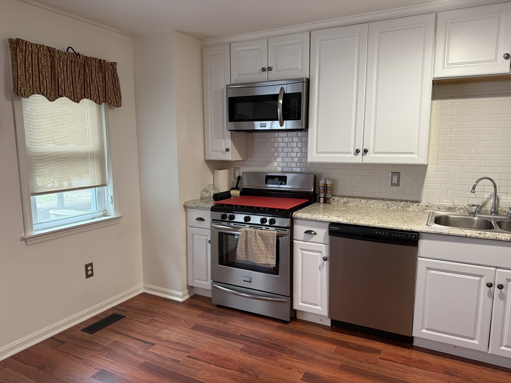 115 Tennis Plaza Road 14