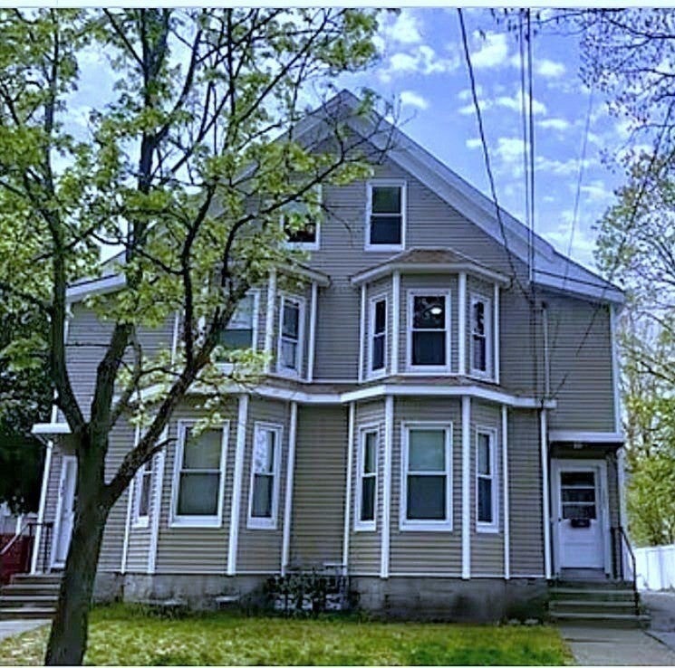 Click for 127 Brown ST #2, Waltham, MA slideshow Click for 127 Brown ST #2, Waltham, MA slideshow