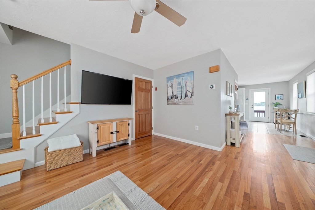 285 Mattakeesett St