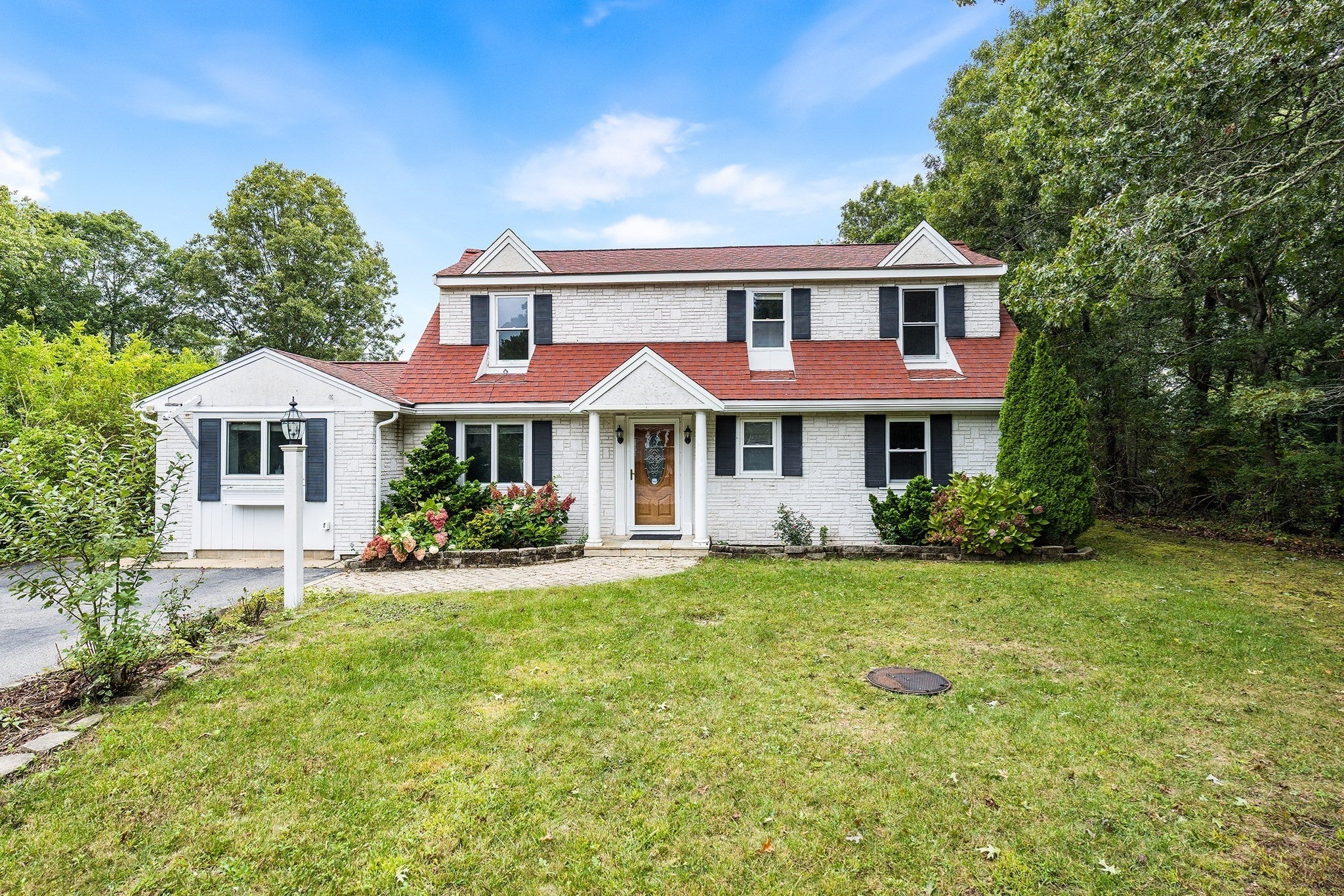 Photo of 9 E Harbor Cir, Falmouth, MA