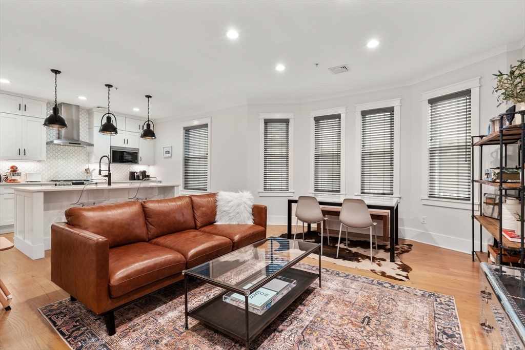 192 Amory Street 2