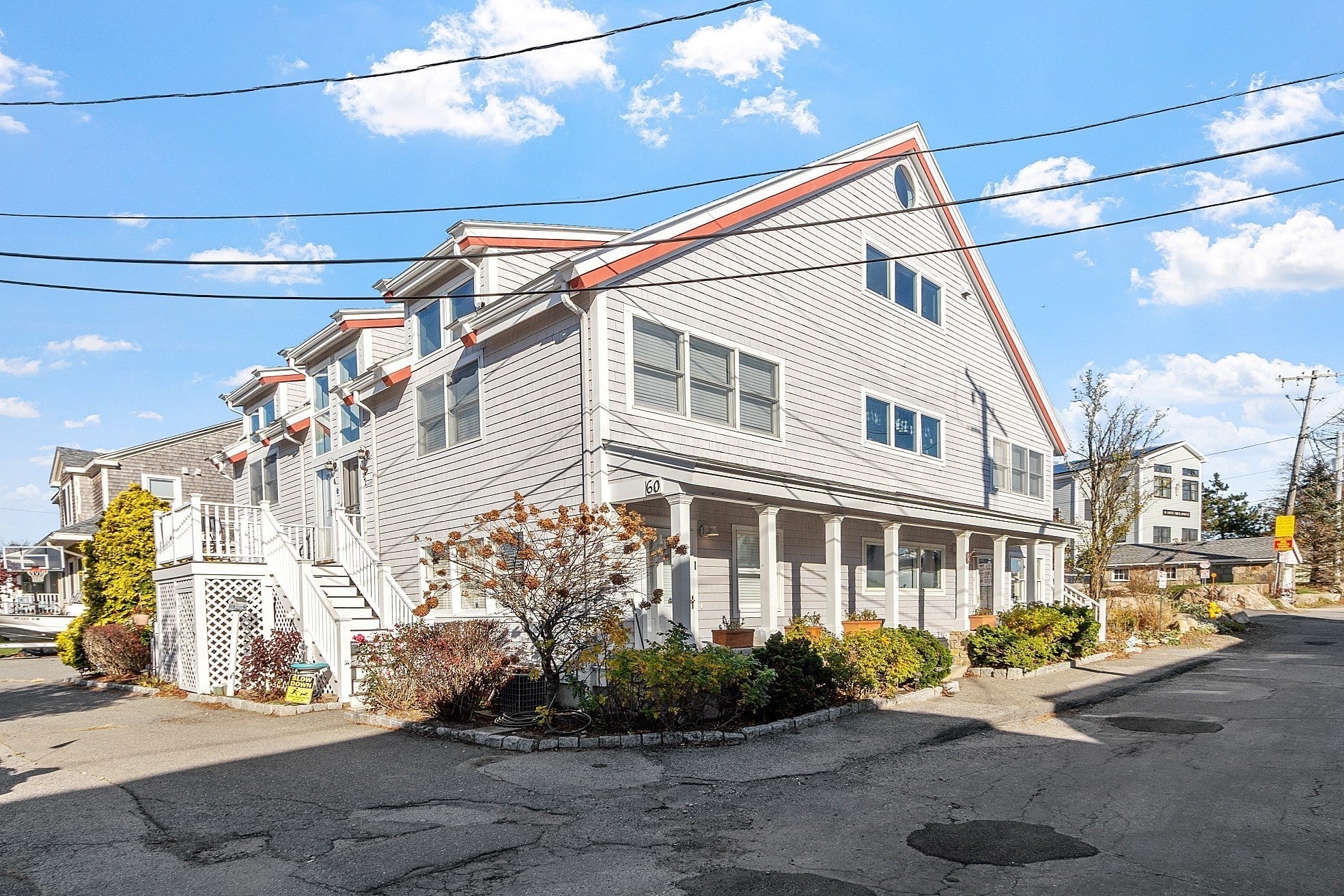 60 Rocky Neck Ave