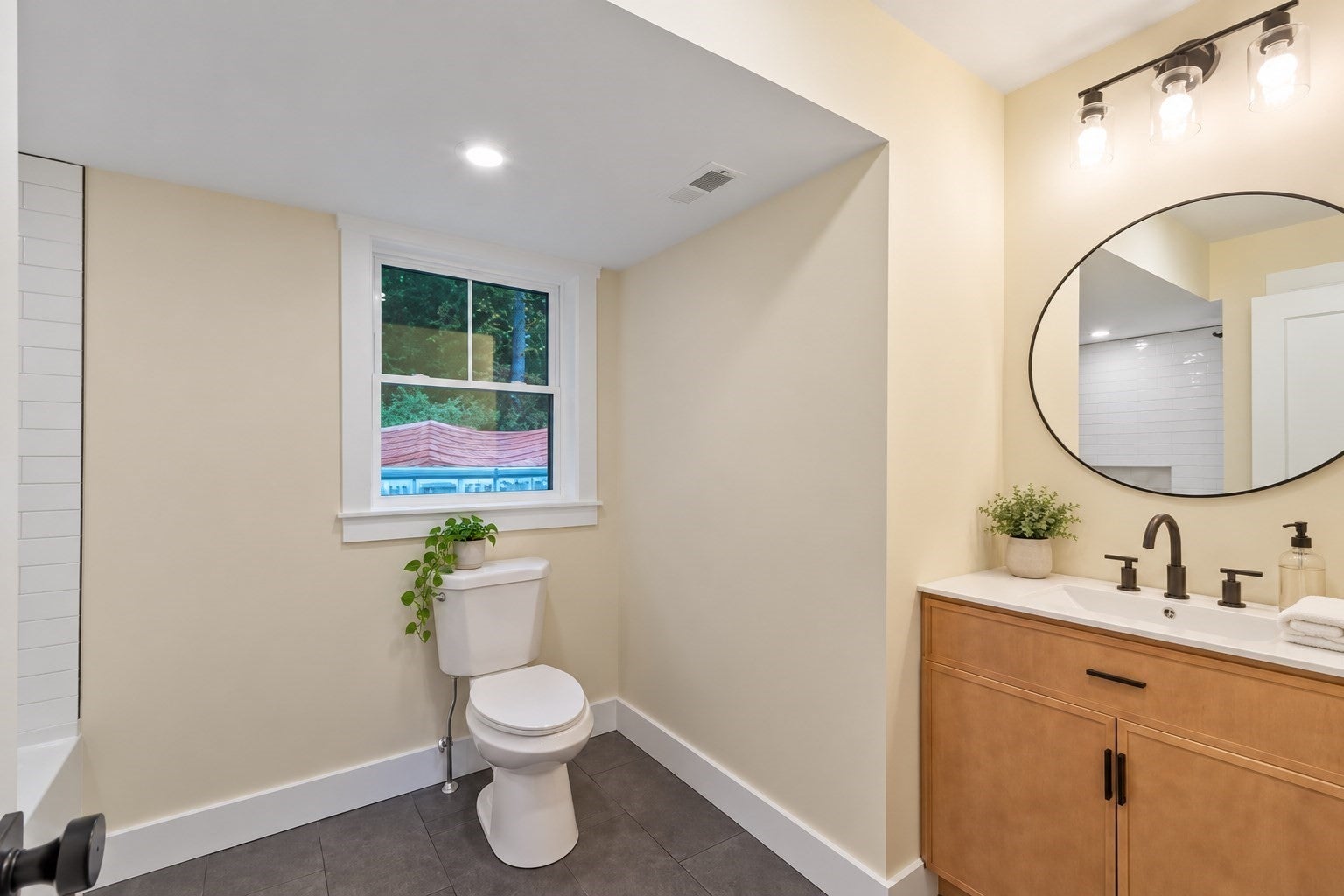 346 Rogers St, Lowell, MA, 346 Rogers St, Lowell, MA Photo #24