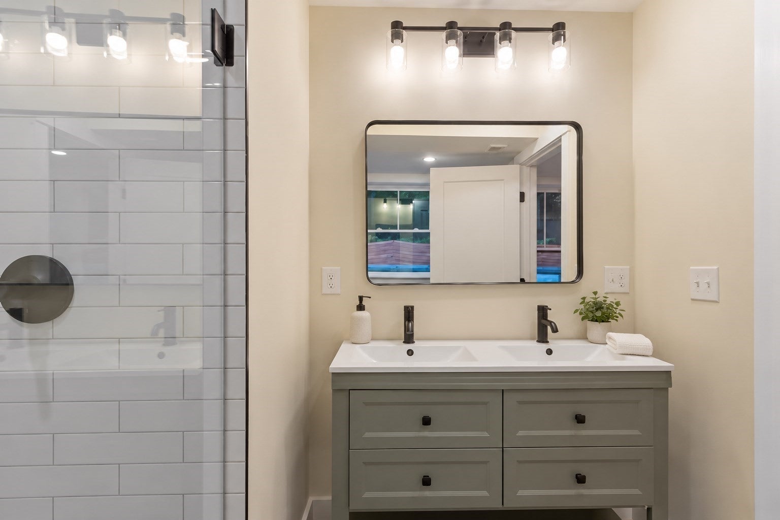 346 Rogers St, Lowell, MA, 346 Rogers St, Lowell, MA Photo #22