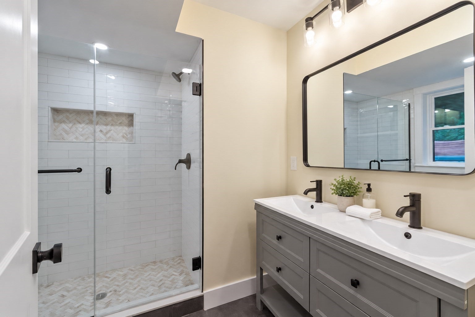 346 Rogers St, Lowell, MA, 346 Rogers St, Lowell, MA Photo #18
