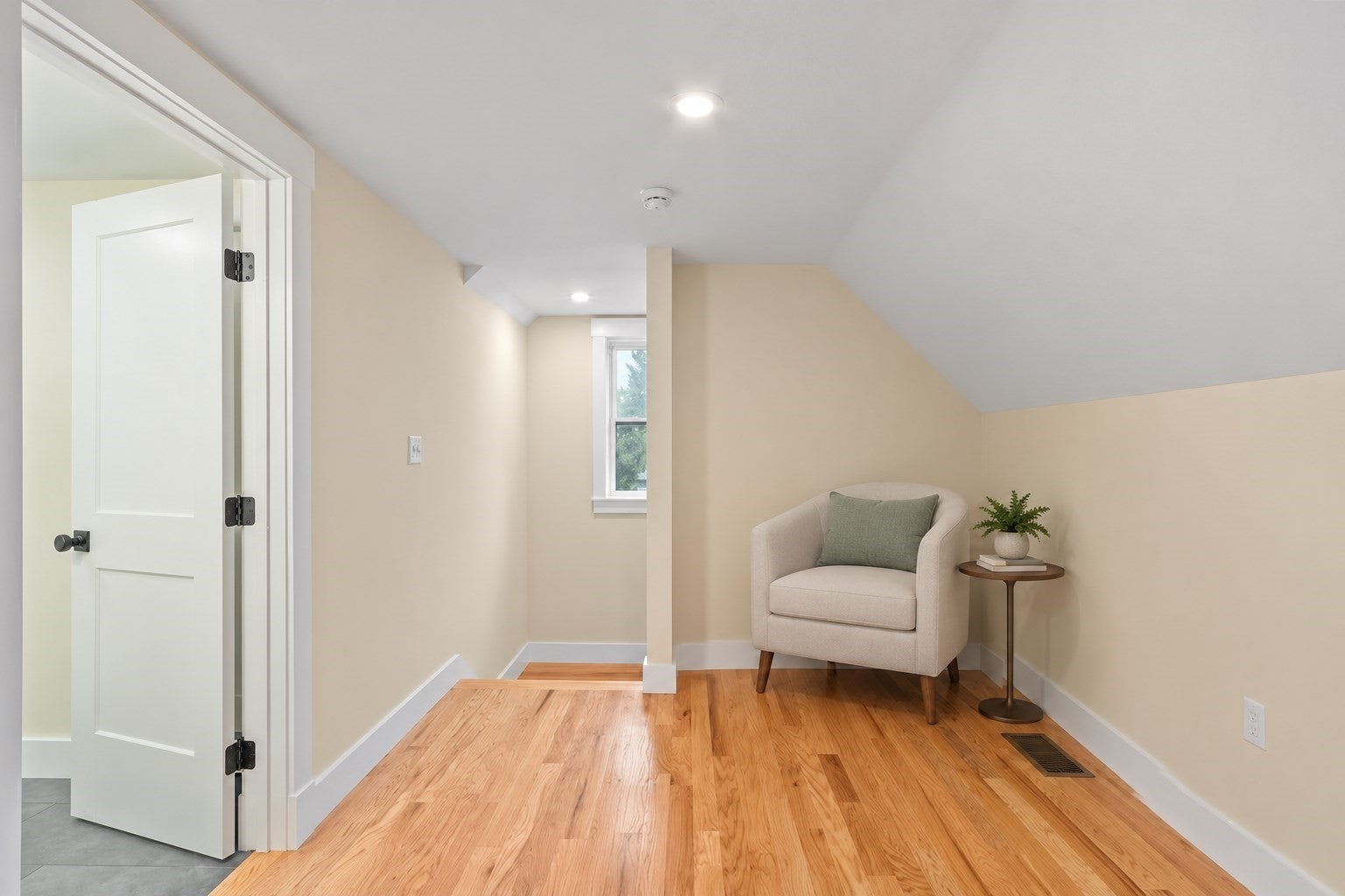 346 Rogers St, Lowell, MA, 346 Rogers St, Lowell, MA Photo #33